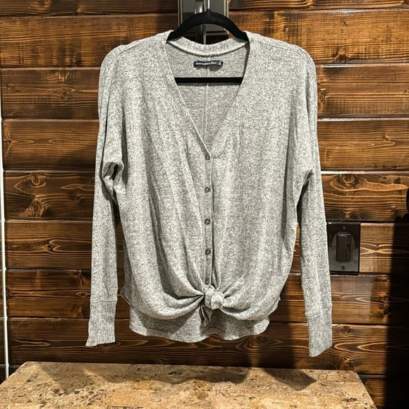 Abercrombie & Fitch Top - Picture 1 of 10